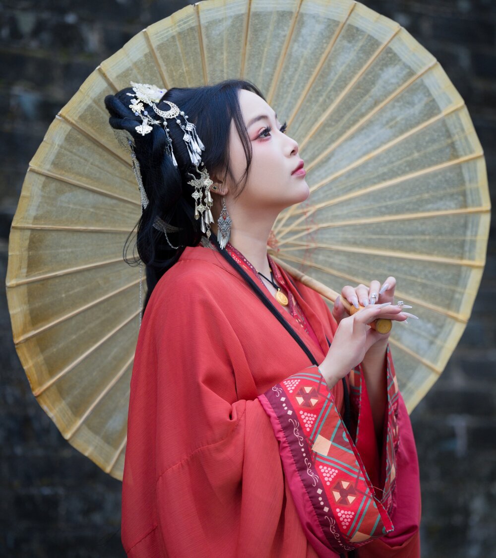 iluvcams.com eliana-ik livesex profile in in-the-witches-forest cams