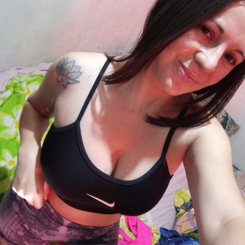 34elizabeth webcam profile - Colombian