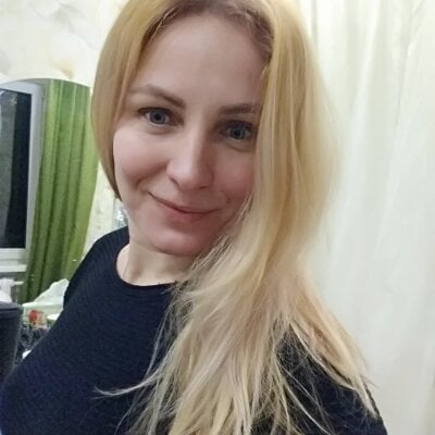 Alma_Evelynne - Stripchat Girl 