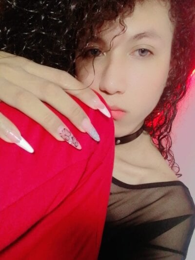 Isabella21_cat - Stripchat Trans 