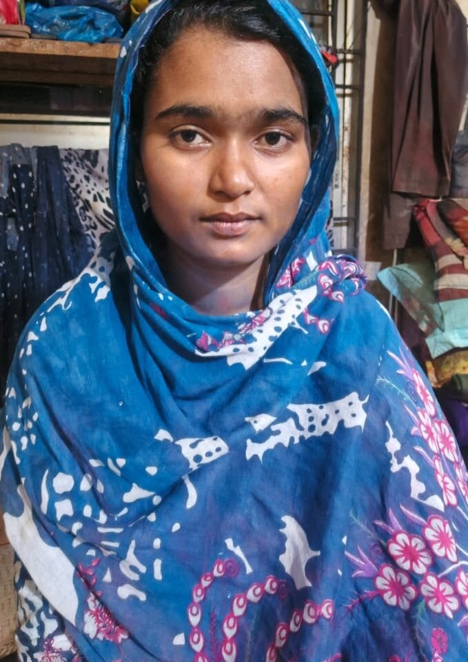 mega-camsex.net baby14125 livesex profile in right-behind-the-screen cams