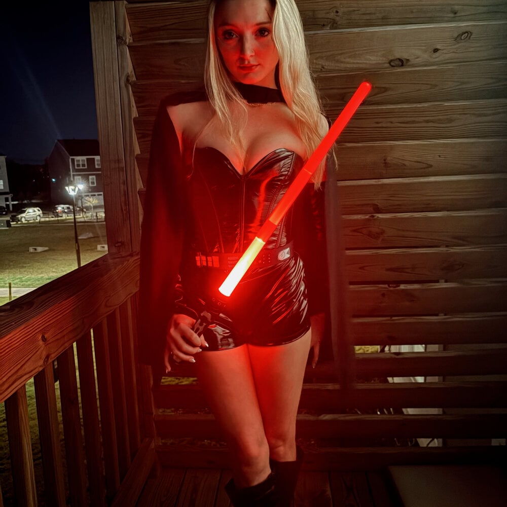 mega-camsex.com peachyshortcakez livesex profile in slim cams