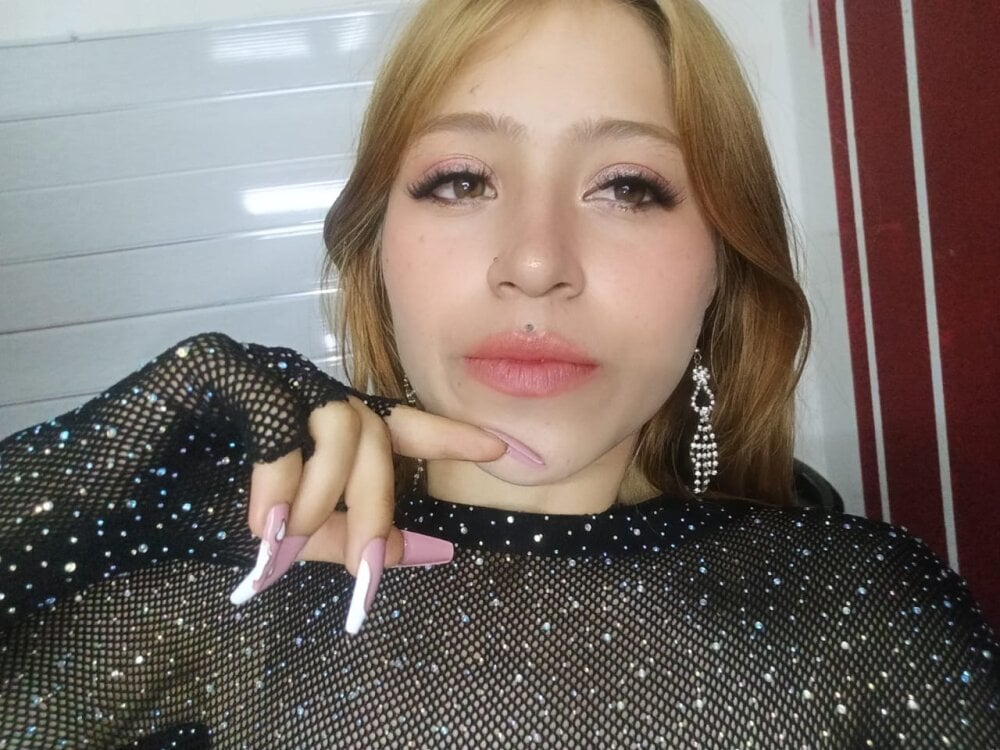 melodyanal from stripchat