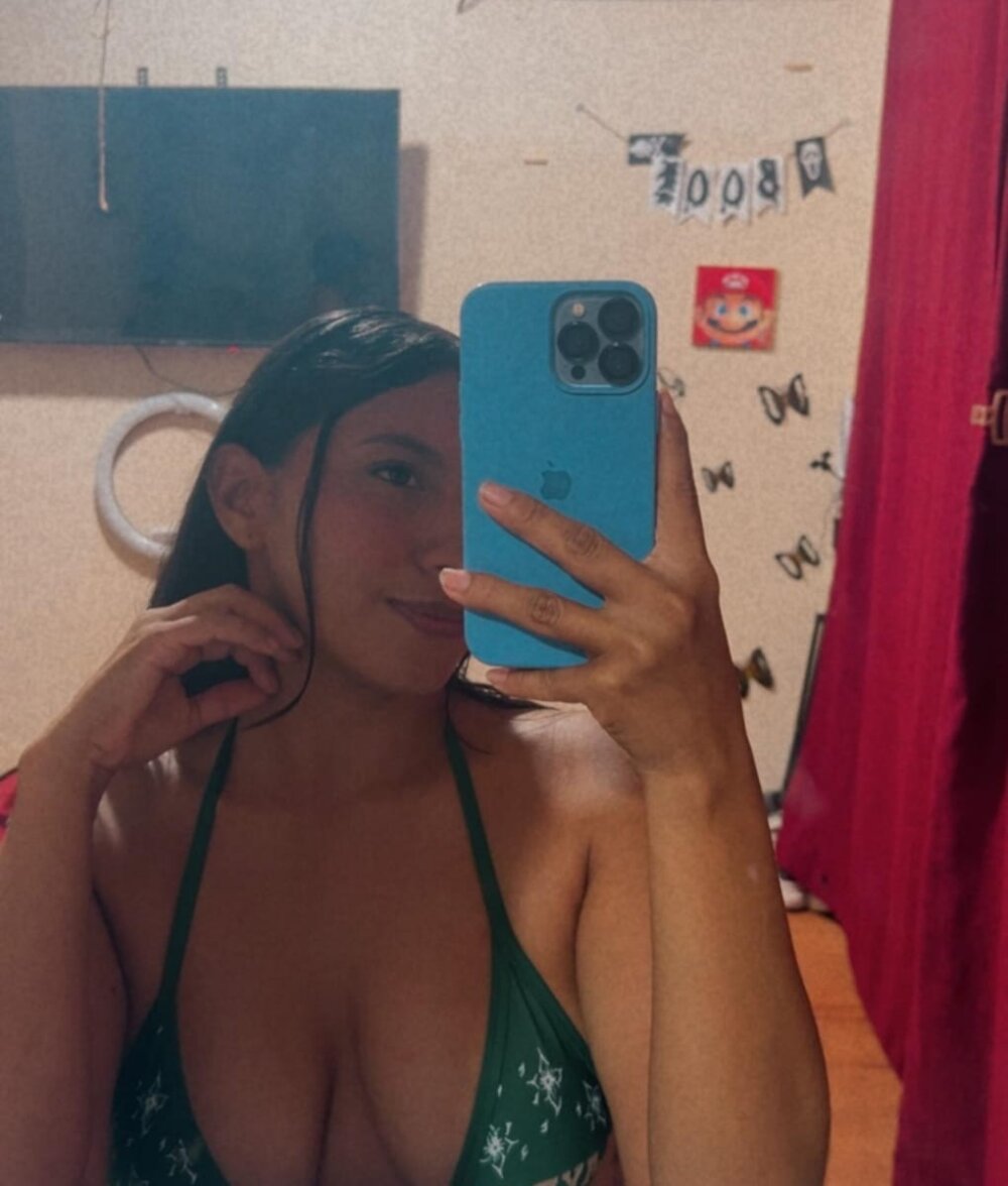 Mela14n Offline XXX chat