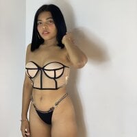 NicolleRuiz_'s Offline Chat Room