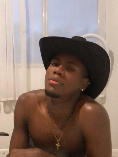 Santi_brown - Stripchat Cam2cam Deepthroat Dildo Boy 