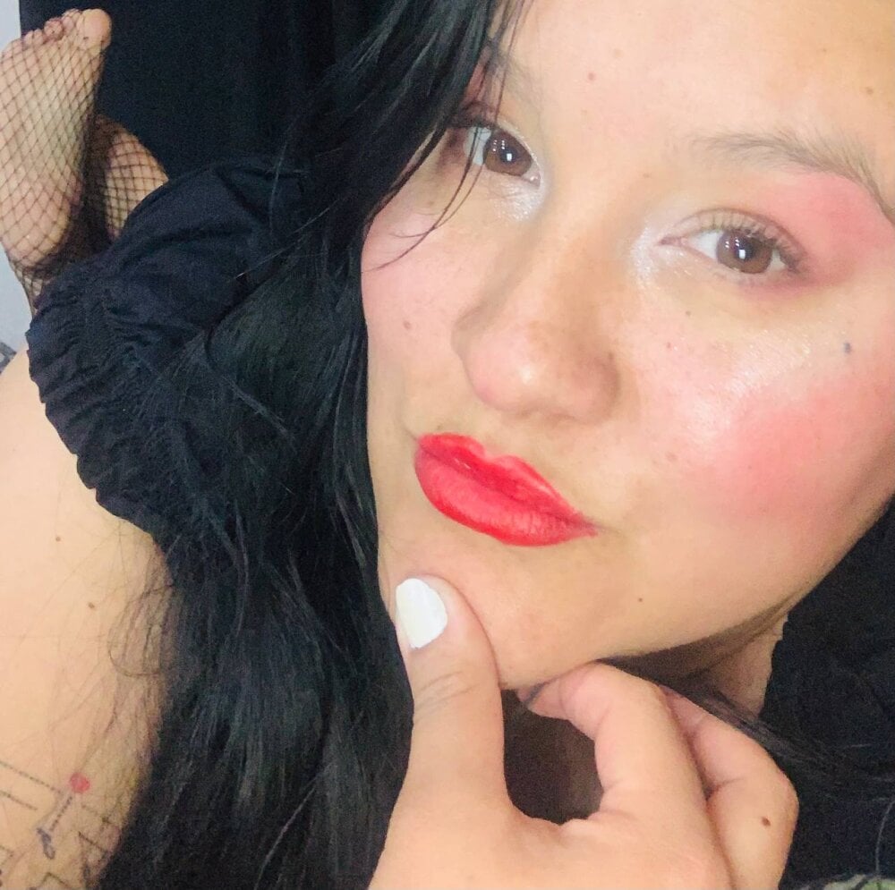 watchgirlcam.com noah_electra livesex profile in 31-mile-away cams