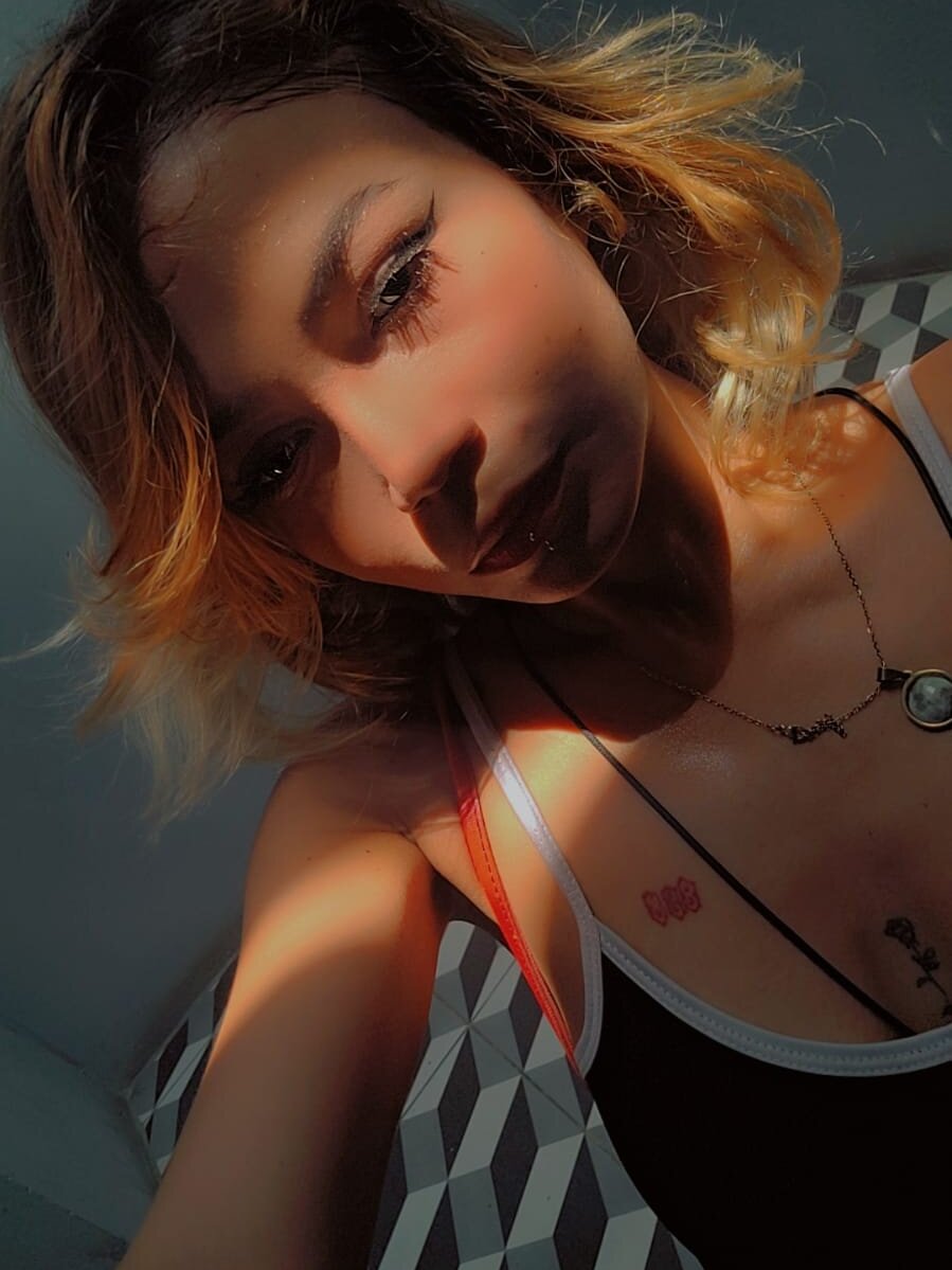 PartDEMONDESTRUCTiON live cam model at StripChat