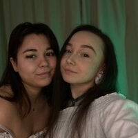 EvelynSharon's Offline Chat Room