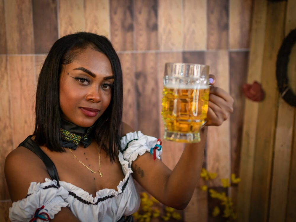 Live sex webcam photo for Kima1_ #290055007