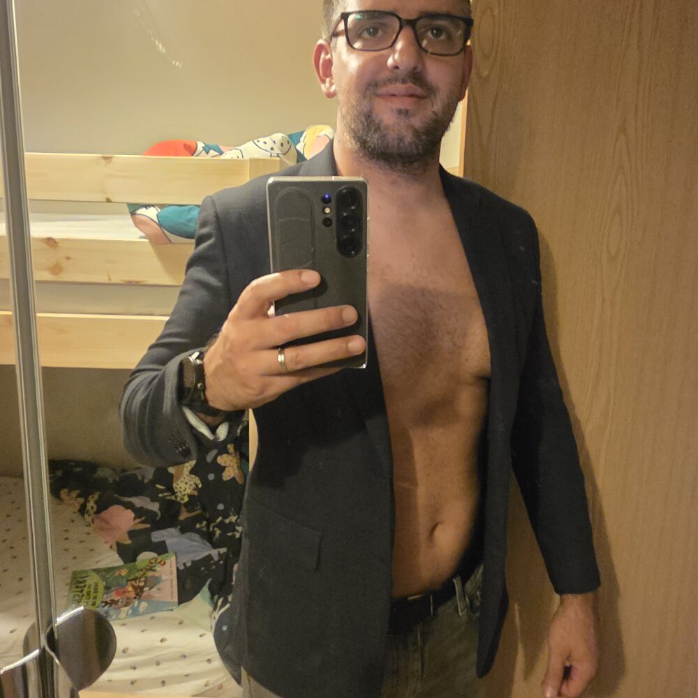 respect999's Offline XXX Chat