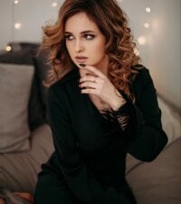 LauraJonees' Offline Chat Room