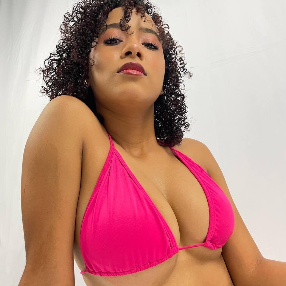 michel_18_bigtits from stripchat