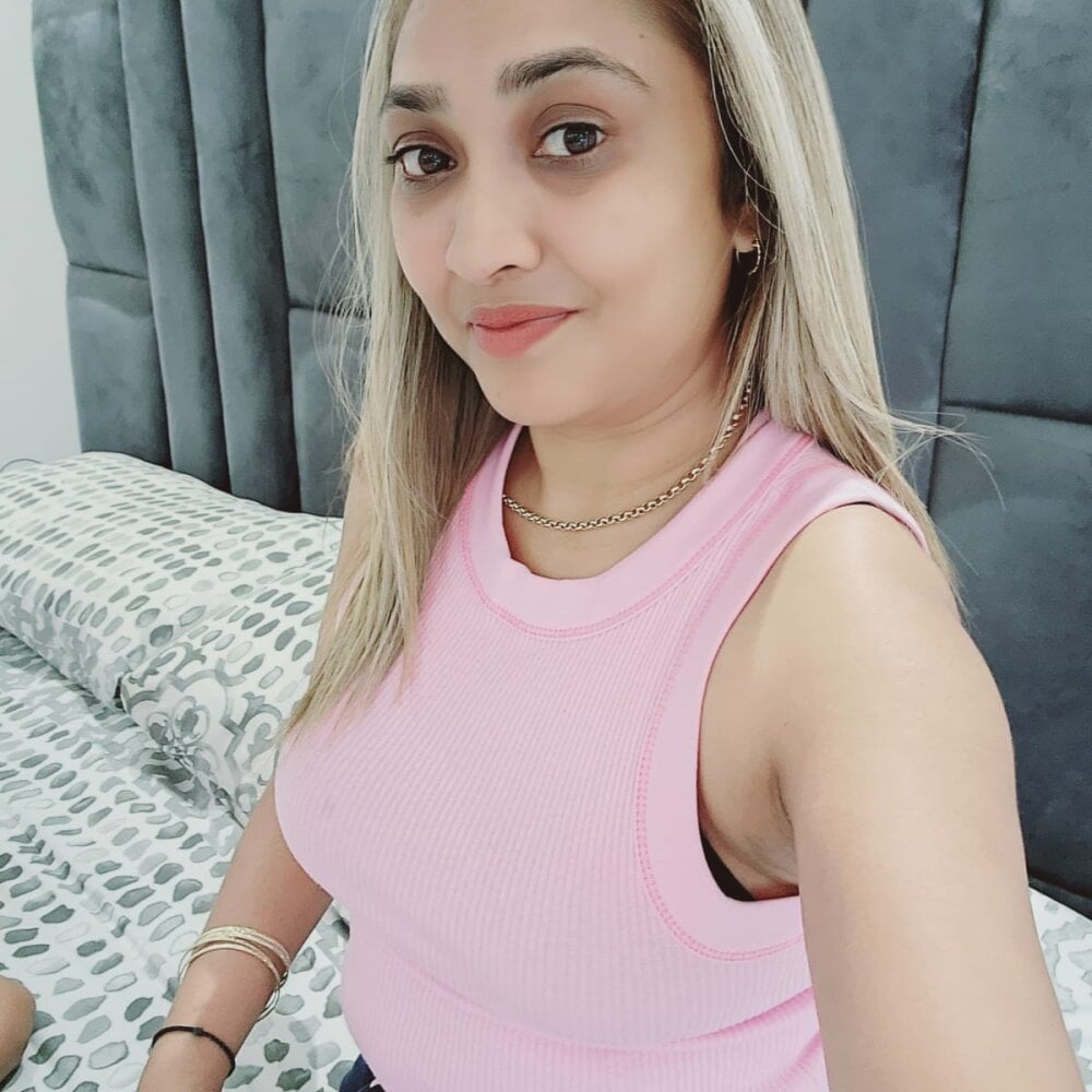 INDIANSEXYBOO69 profile