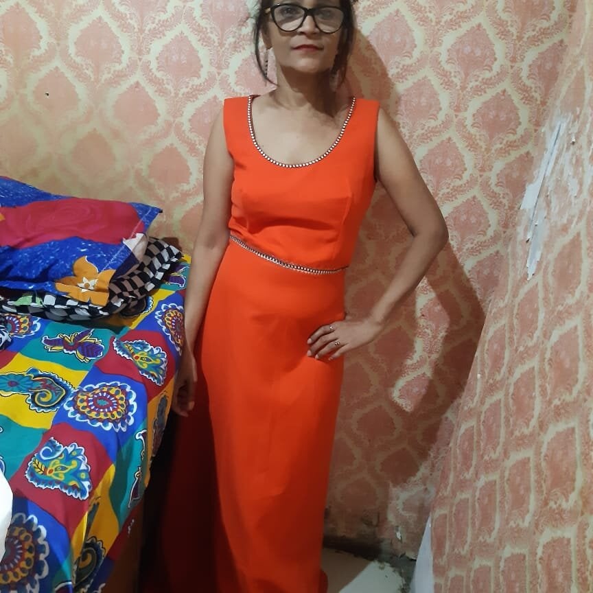 Lovely_bhabhi143's Offline XXX Chat