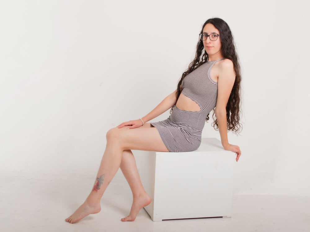 stripchat girafmusic webcam profile pic via livesexbbwcams.com