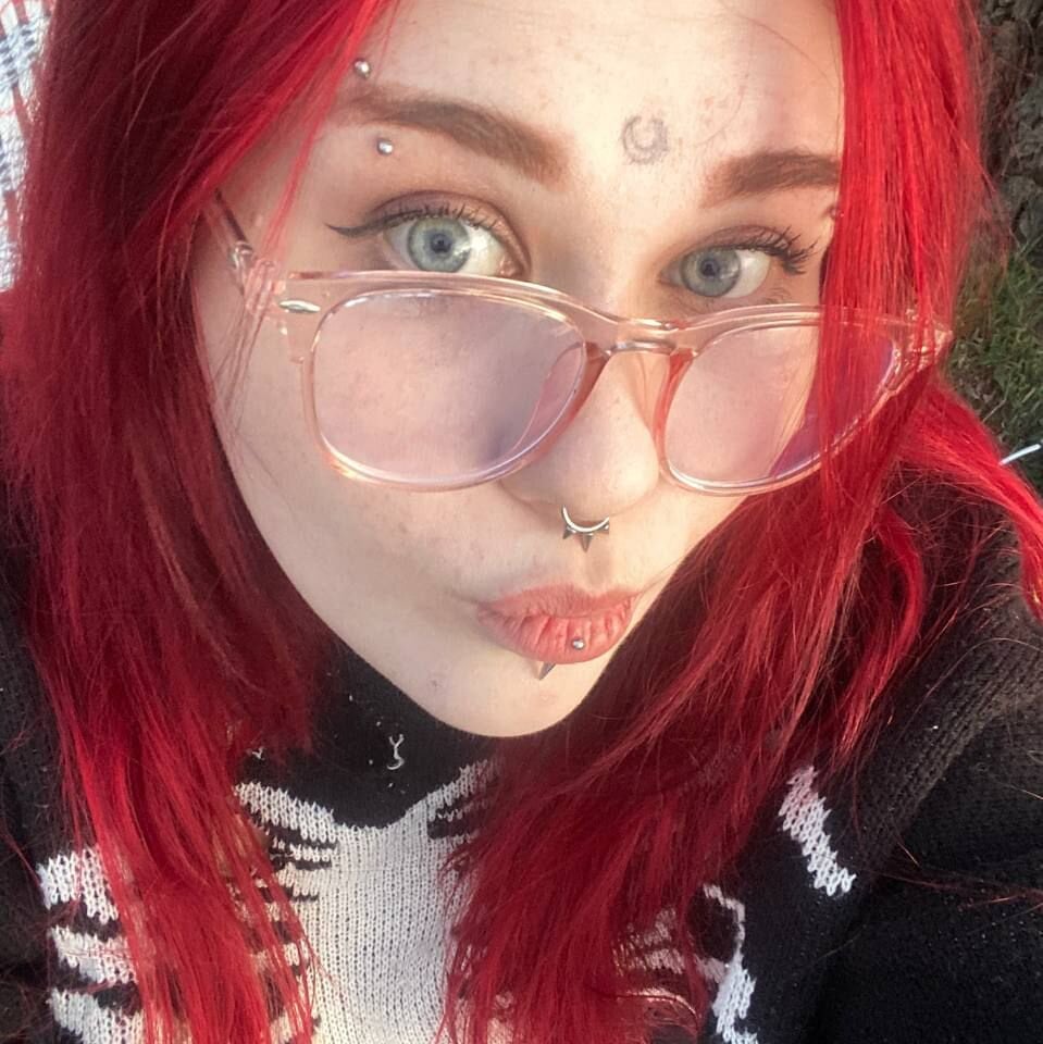 Emilymeow6's Offline XXX Chat