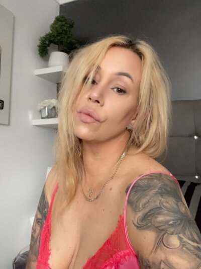 Blondebitch2 seksi chat