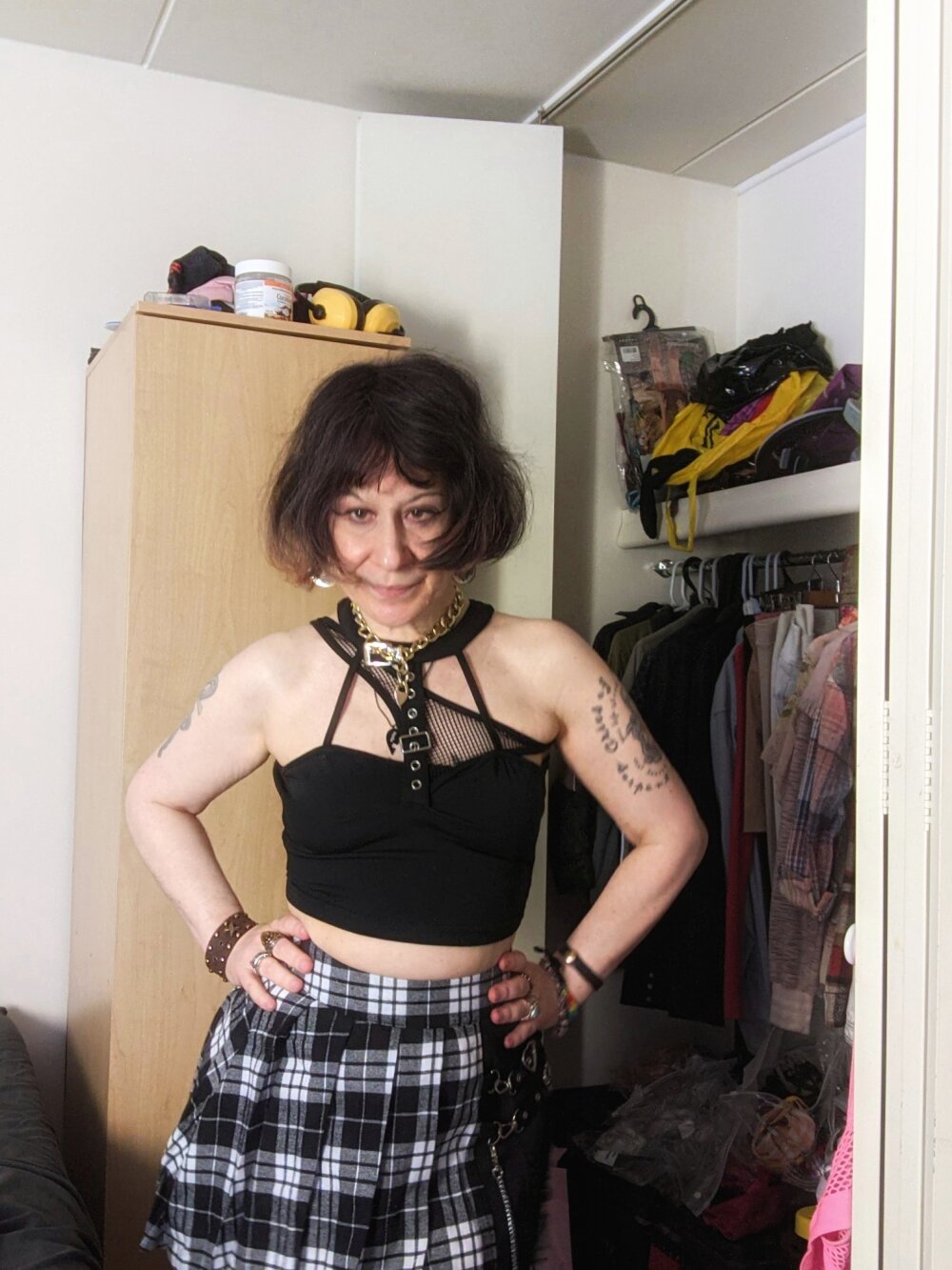 pornsexycams.com empress_lilith livesex profile in stream-hours-1412151216121712181219122012 cams