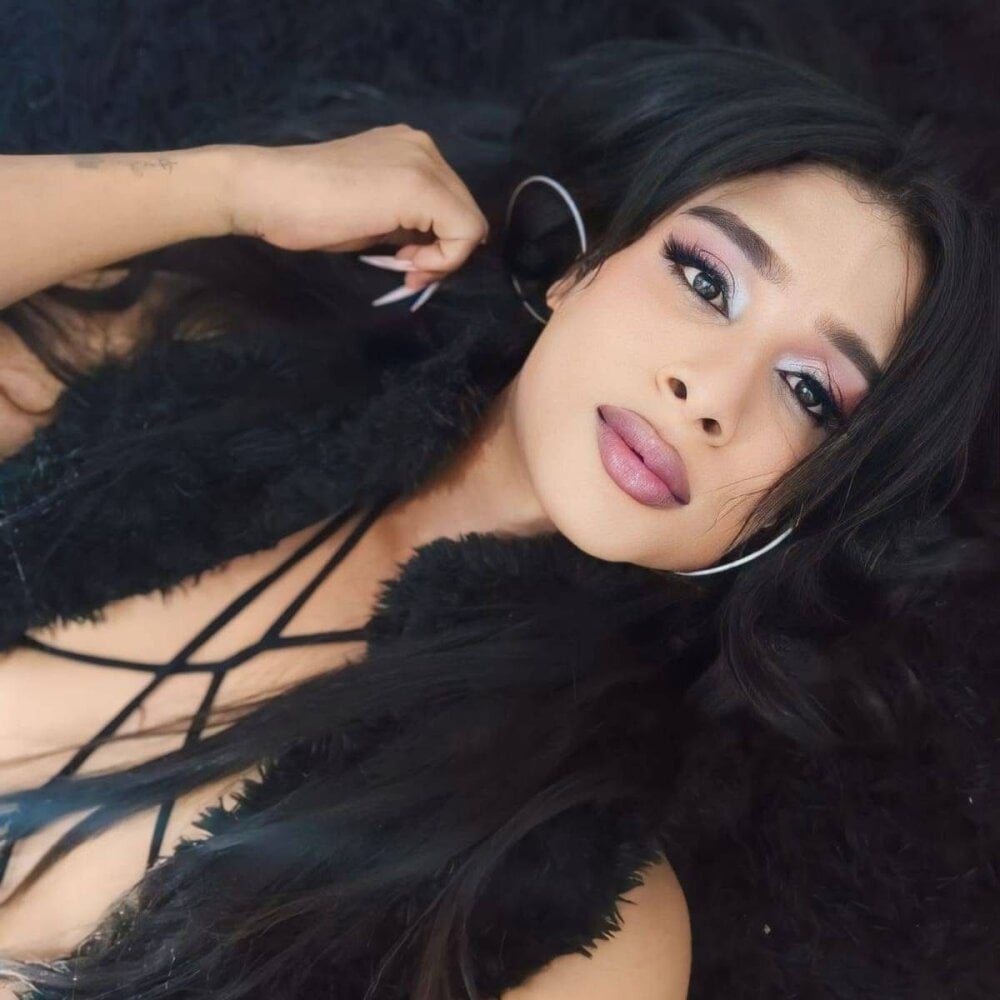 latina_ts_july profile