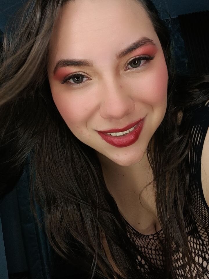 xxx-topcamgirls.com kiana_barlow livesex profile in one-of-jupiters-moons cams