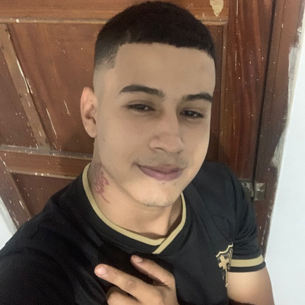 bastian_joness from stripchat
