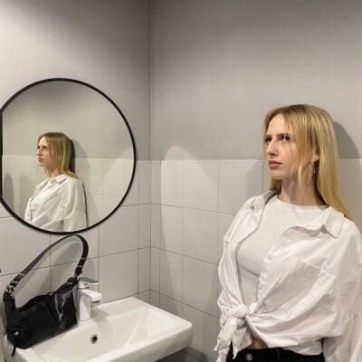 JeannettaIltzsch - trimmed white