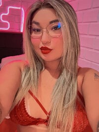 Kamila_ococial51's Offline Chat Room