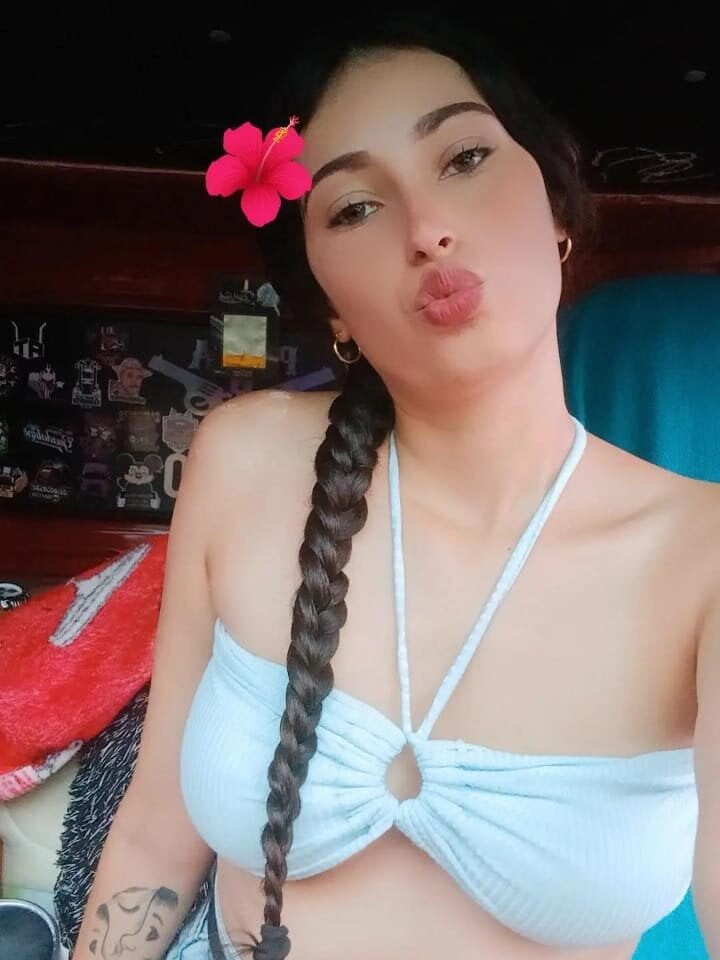 iluvcams.com remei_villan livesex profile in where-the-blondes-live cams