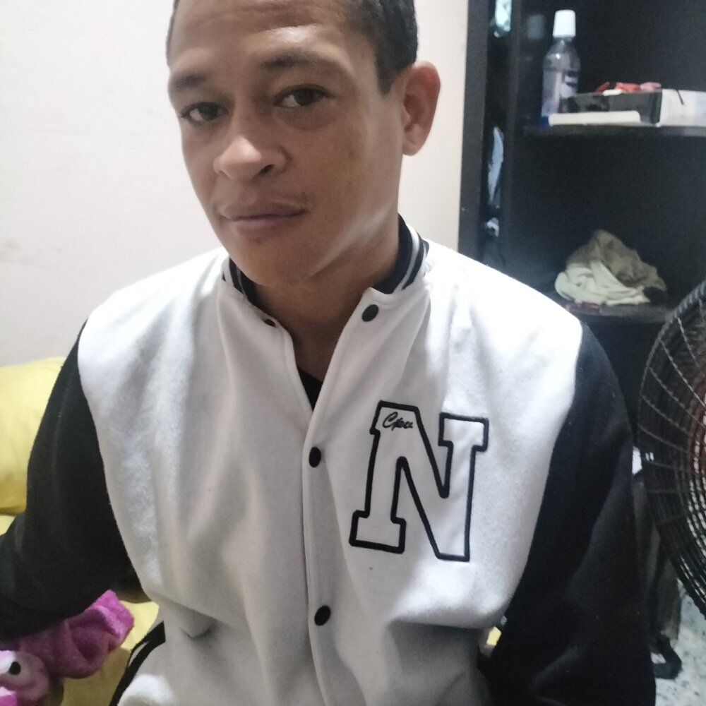 Santy_horny_boy's Offline XXX Chat