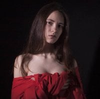 PollyYork Adlı Modelin Çevrimdışı Sohbet Odası