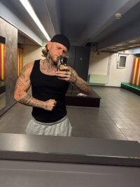 Модель YOUNGCOUPLEfuck