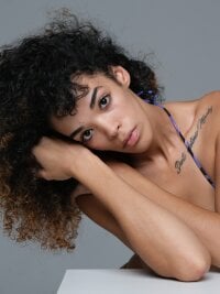 CelinaEats' Offline Chat Room