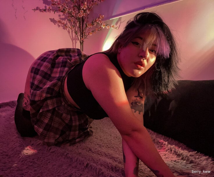berrykww_ from stripchat