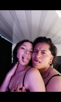 Lilyandmimu's Offline XXX Chat