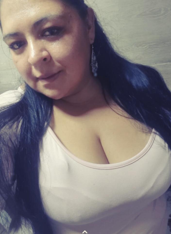 Ariana_hot10
