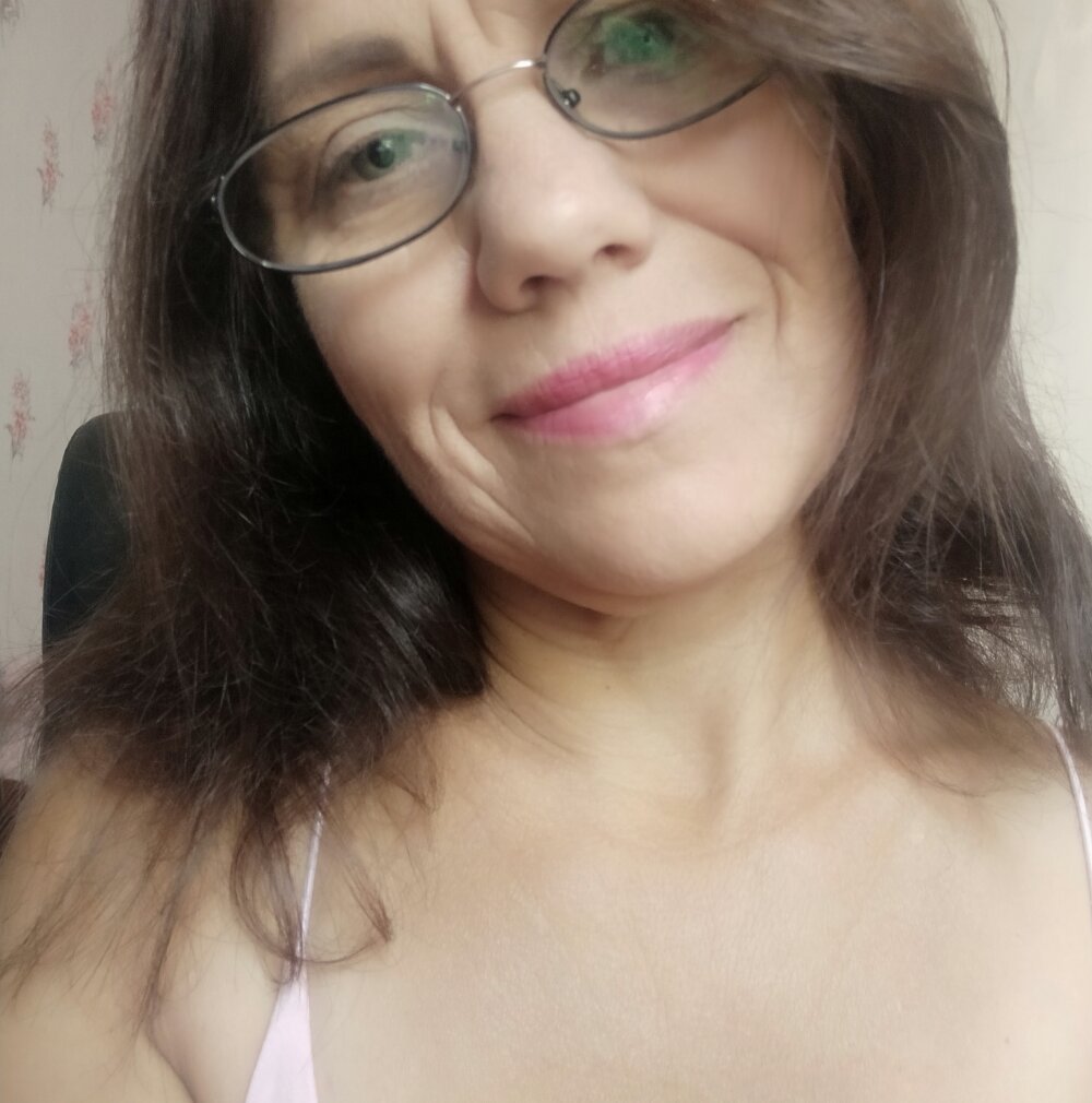 Live sex webcam photo for KittyyLaBeauty #289986749