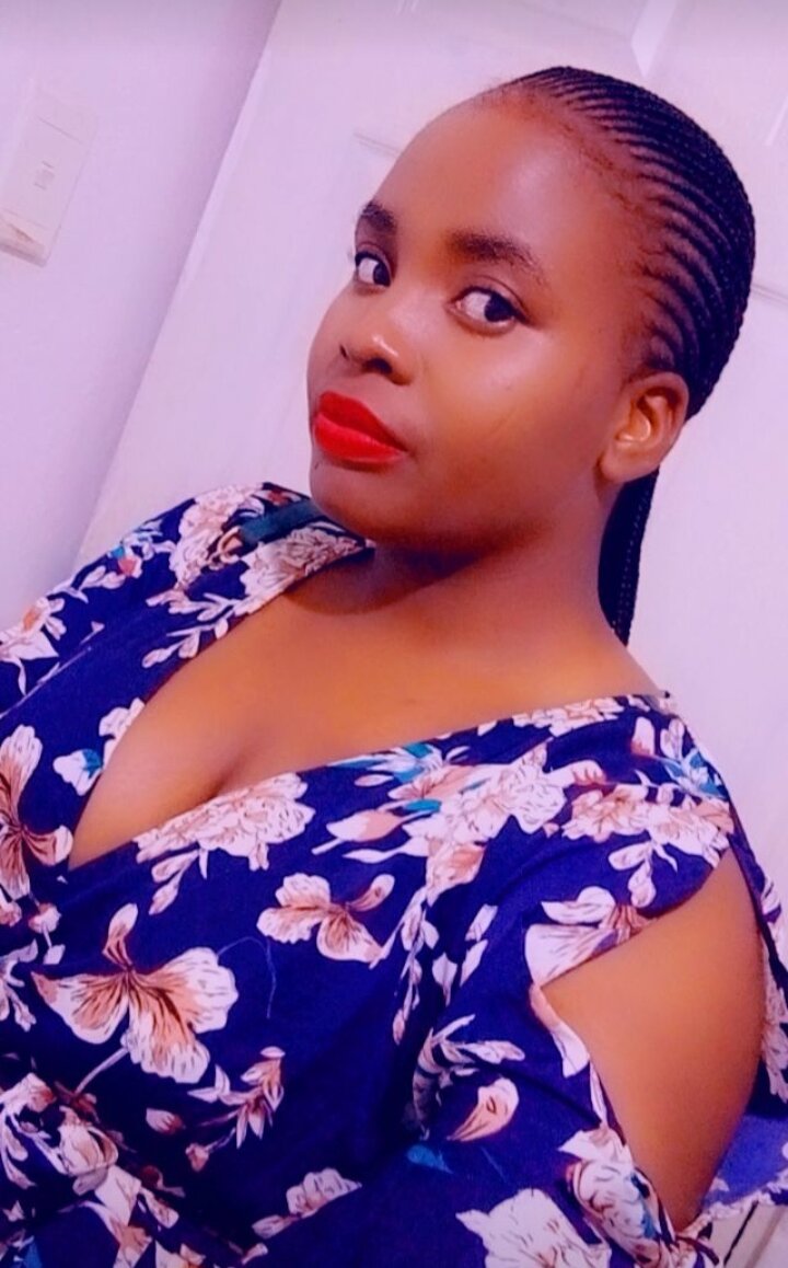 Live sex webcam photo for CurveyNono #289353132