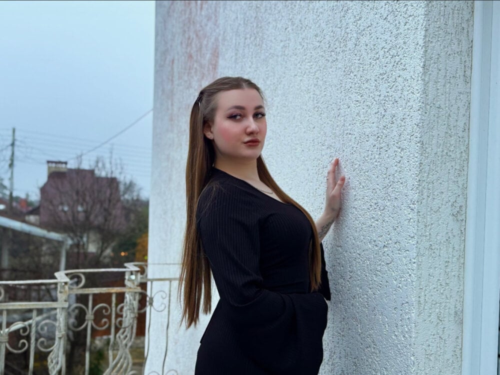 6livesex.com kitty_murmur livesex profile in somewhere-on-the-campus cams