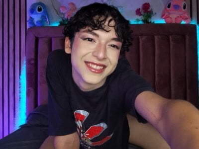 SthepanodiMonaco Live Cam on StripChat