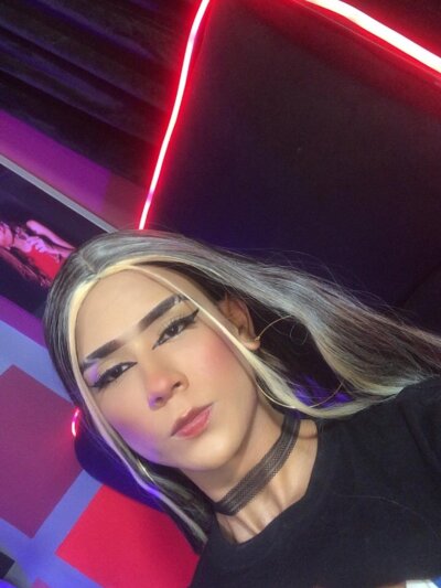 party_hottrans Avatar