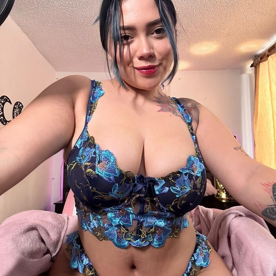 Mia_rouge_ profile