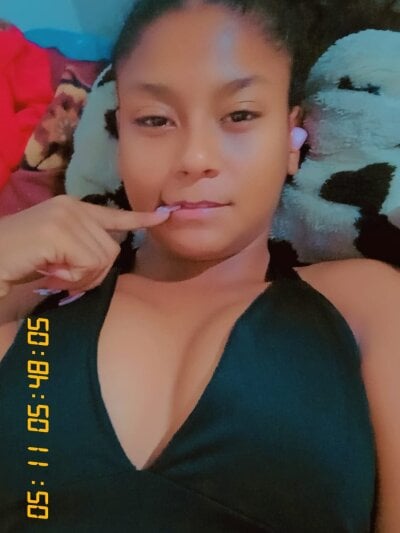 Alana_brunette_