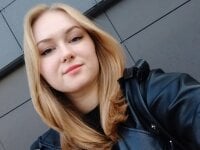 Suee_Brown's Offline Chat Room