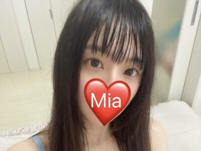 _Mia_land_ on StripChat