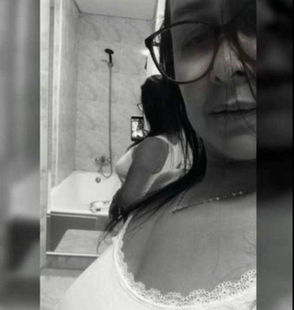 Alejandra_mature profile
