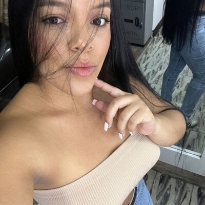 ScarlettWalkers Live Cam on StripChat