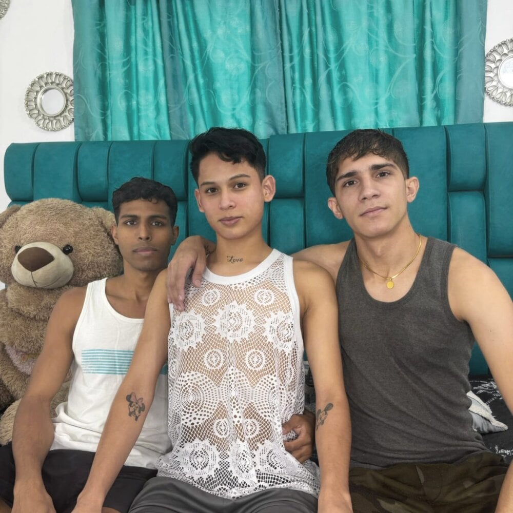 hot_boys_latinos_x from stripchat