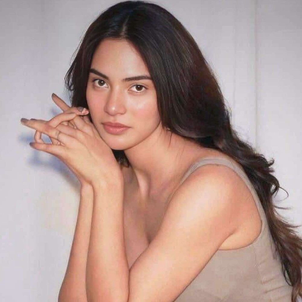 bella_maxwel Profile Image