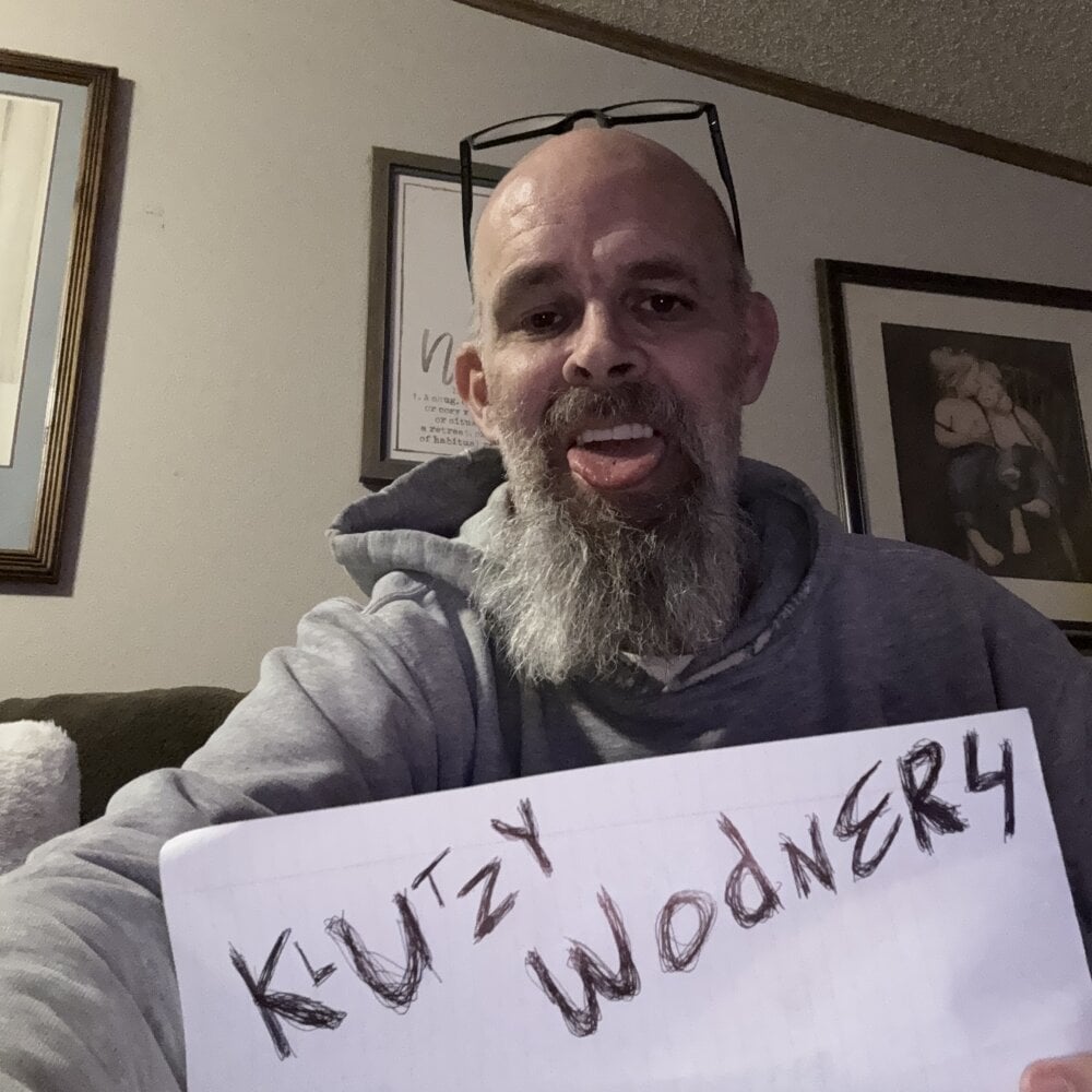 KlutzyWonder4 profile